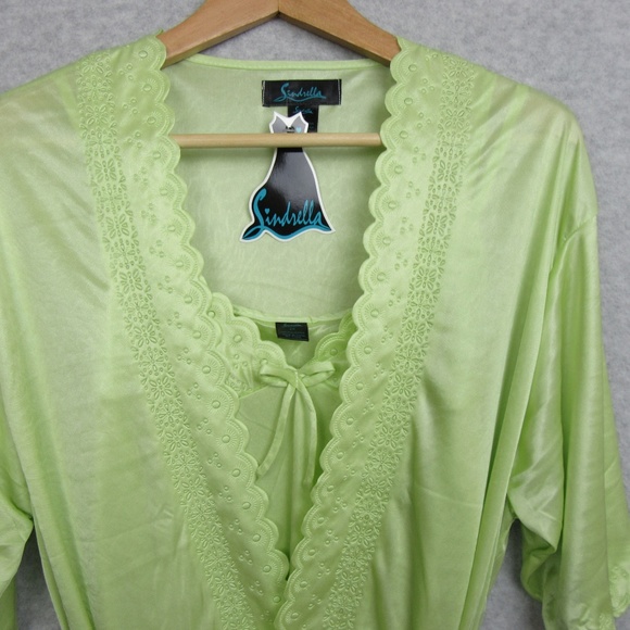 Two Piece Chamise and Robe / Night Gown Set Green - Picture 2 of 6
